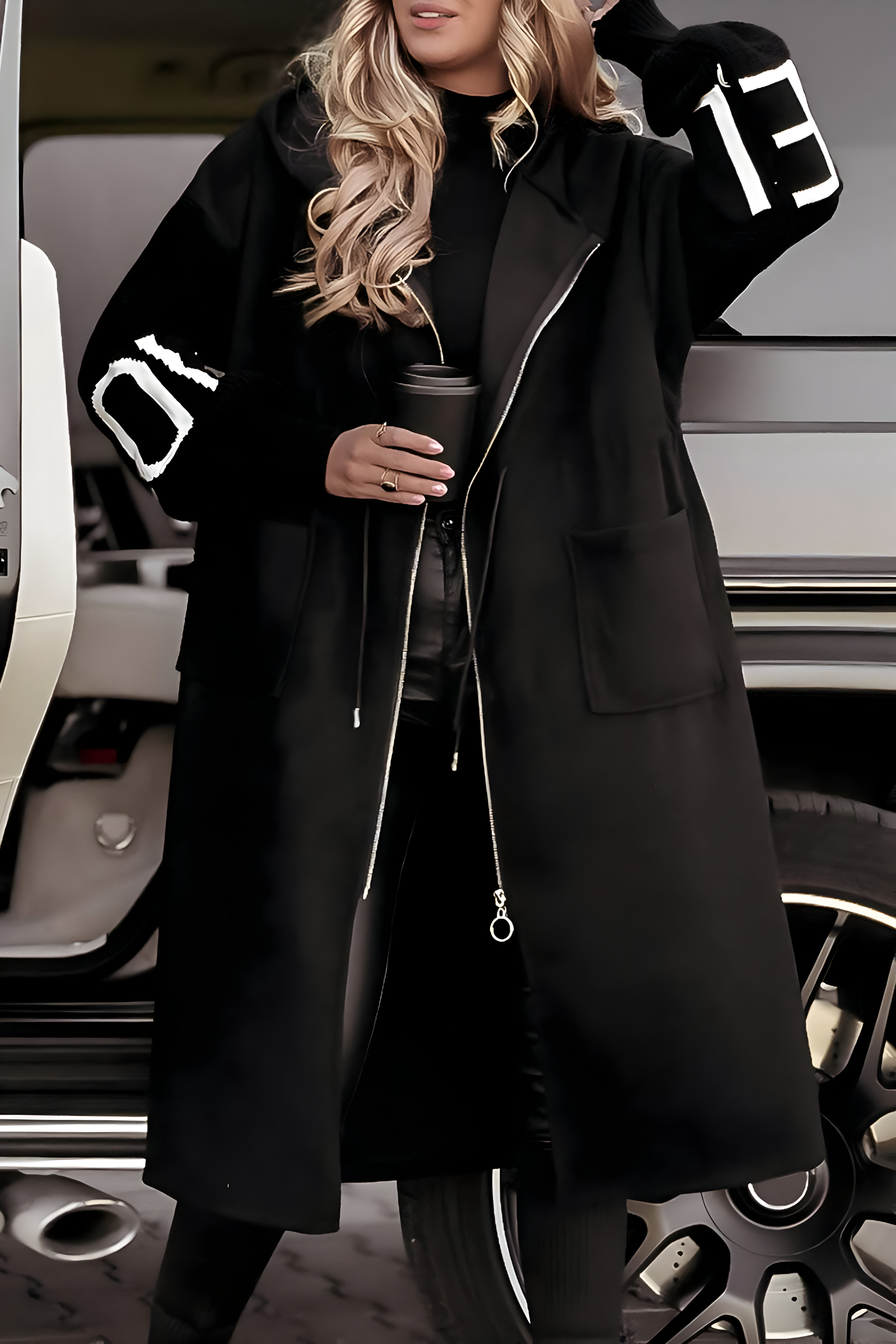 PEGGY - Women's jacket with knitted sleeves and hood