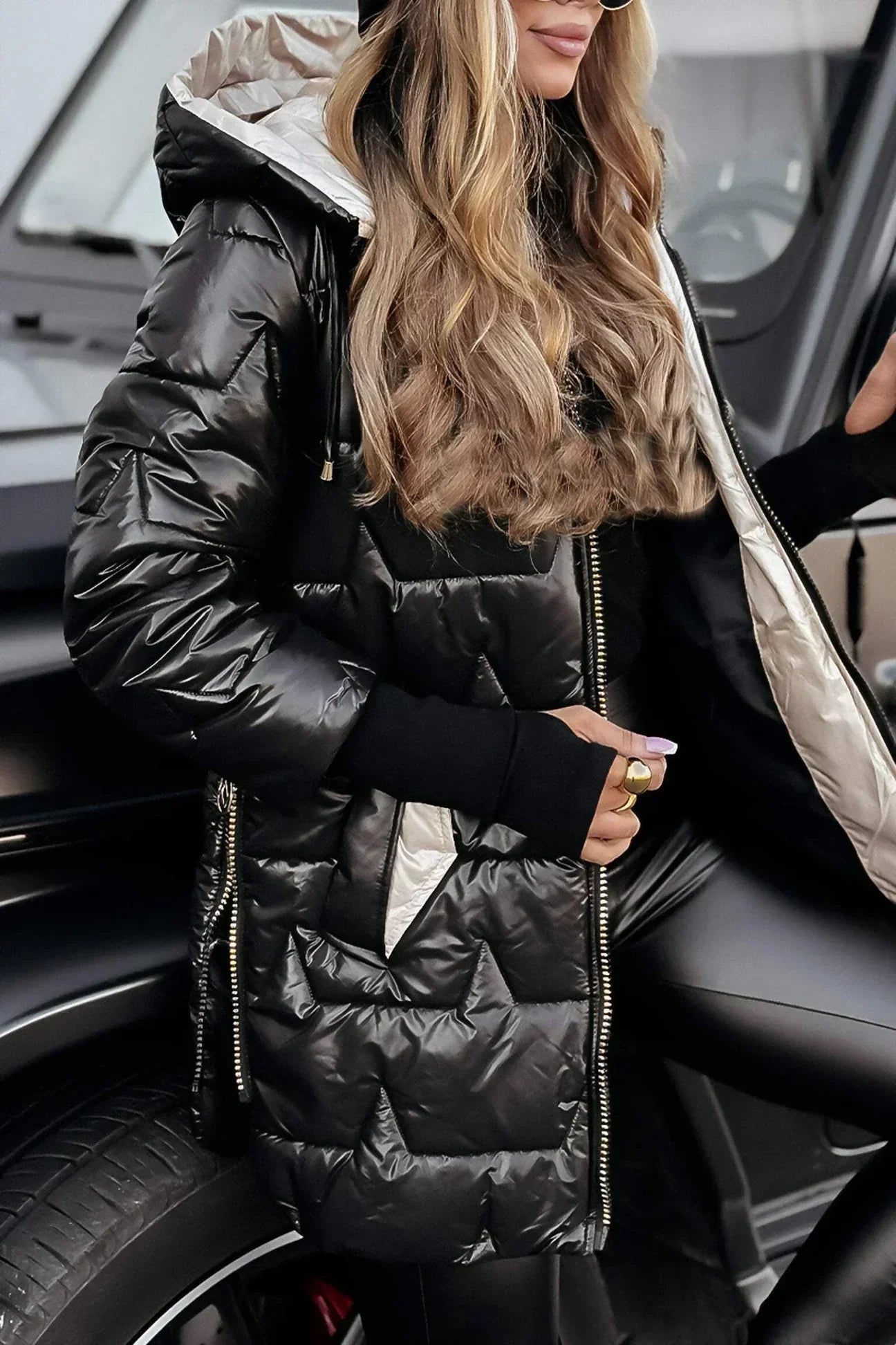 Lina | Long, warm quilted jacket with generous hood